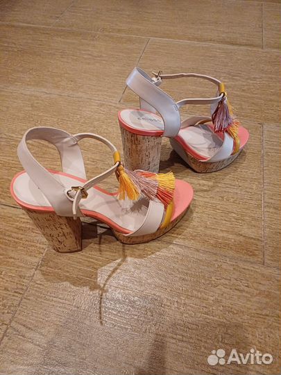 Босоножки женские