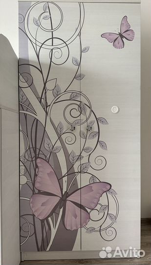 Детская кровать и шкаф