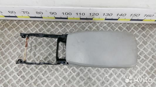 Подлокотник центральный lexus GS 3 (3SV21IX01)