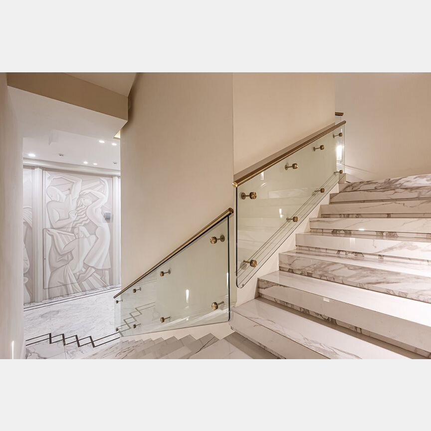 2-к. квартира, 128,4 м², 1/7 эт.