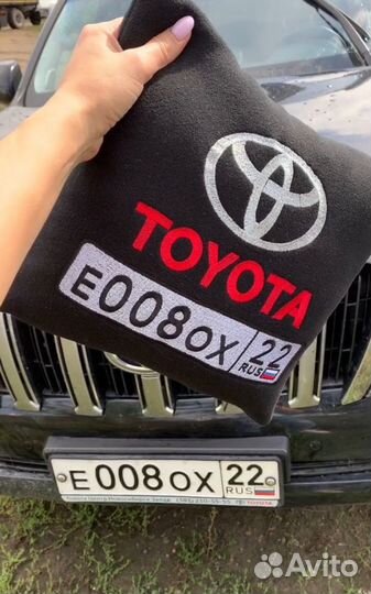 Вышитая подушка для авто с гос номером