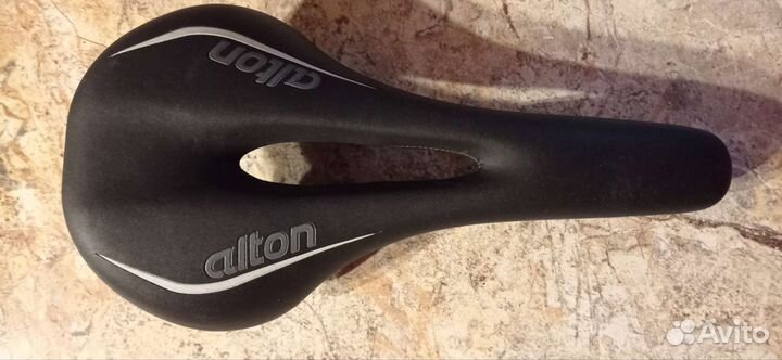 Велосипедное седло alton