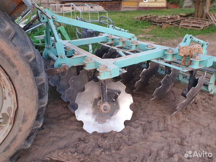 Вспашка земли трактором, фрезерование, дискование