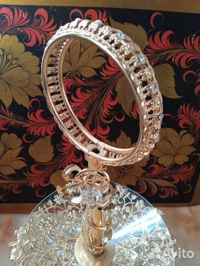 Двухъярусная праздничная фруктовница