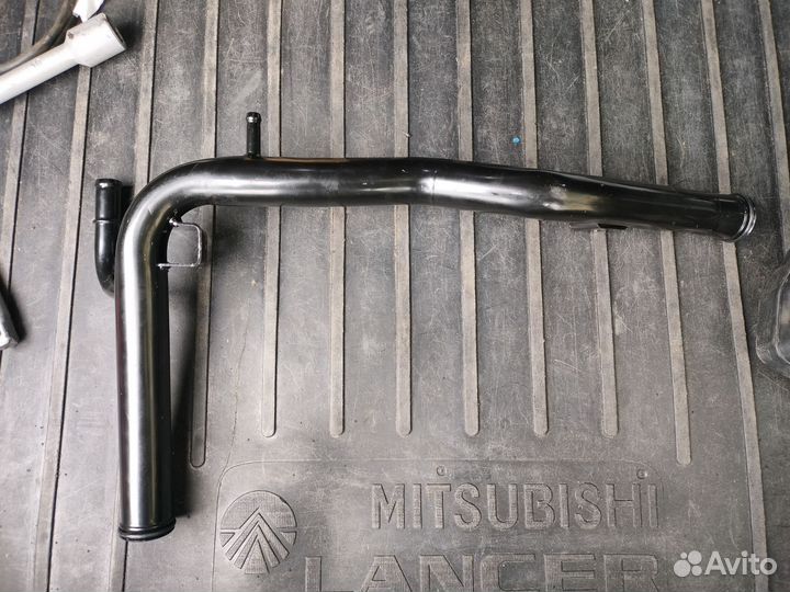 Трубка охлаждения лансер 9