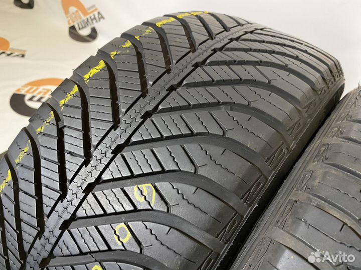 Goodyear Vector 4Seasons 225/45 R17