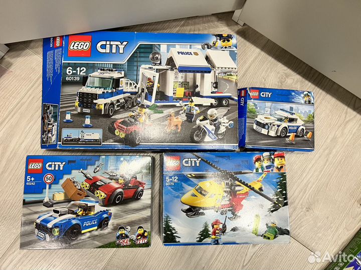 Контейнер с лего Lego City