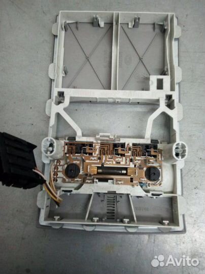 Плафон салонный Opel Astra H хэтчбек Z16XER