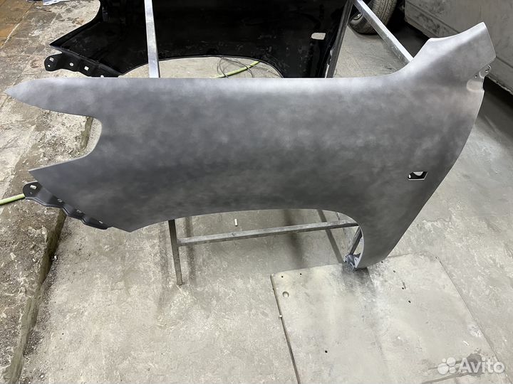 Крыло переднее левое plast Toyota Land Cruiser 200