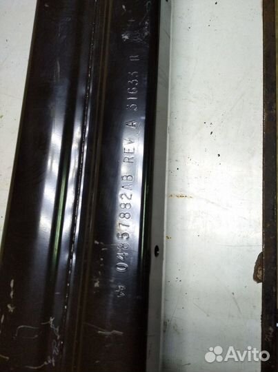 Усилитель переднего бампера Chrysler Voyager 4