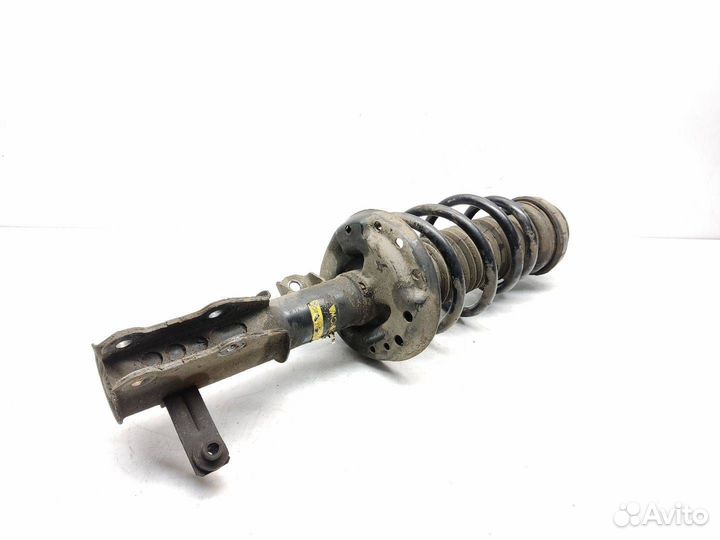 Стойка амортизатора передняя правая Opel Zafira