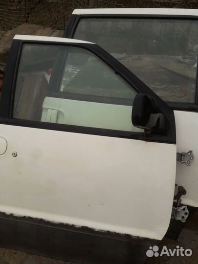 Двери nissan serena С23