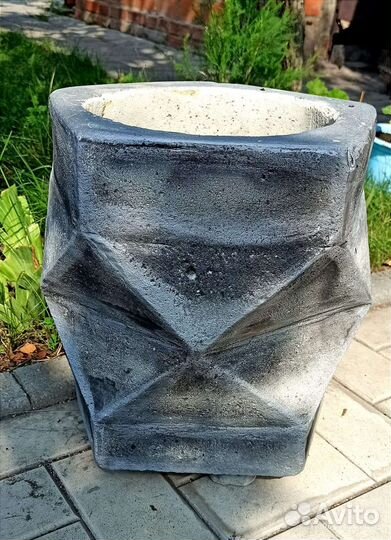 Уличные вазоны бетонные
