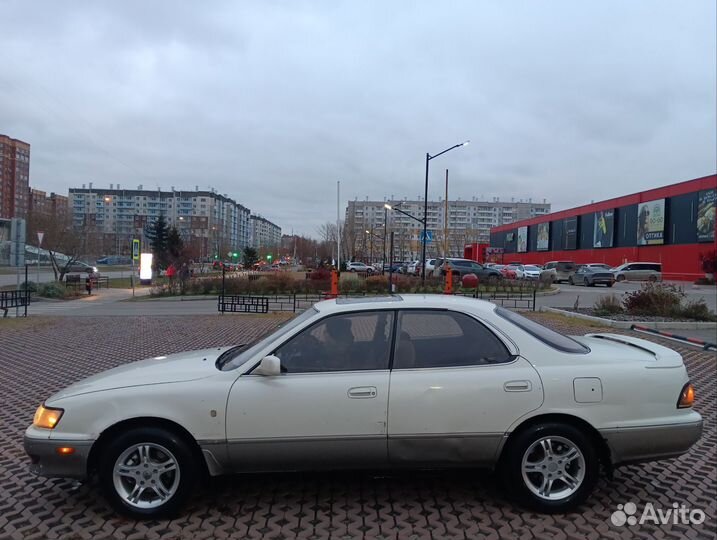 Toyota Camry 2.0 AT, 1992, 180 000 км