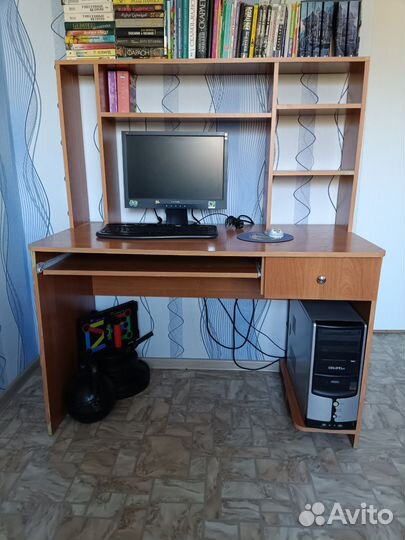 Компьютерный стол