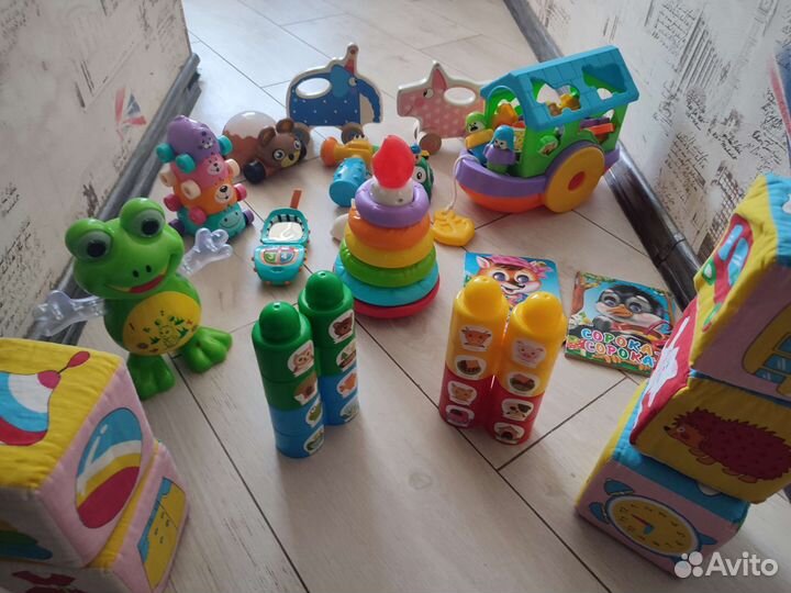 Игрушки для малышей пакетом