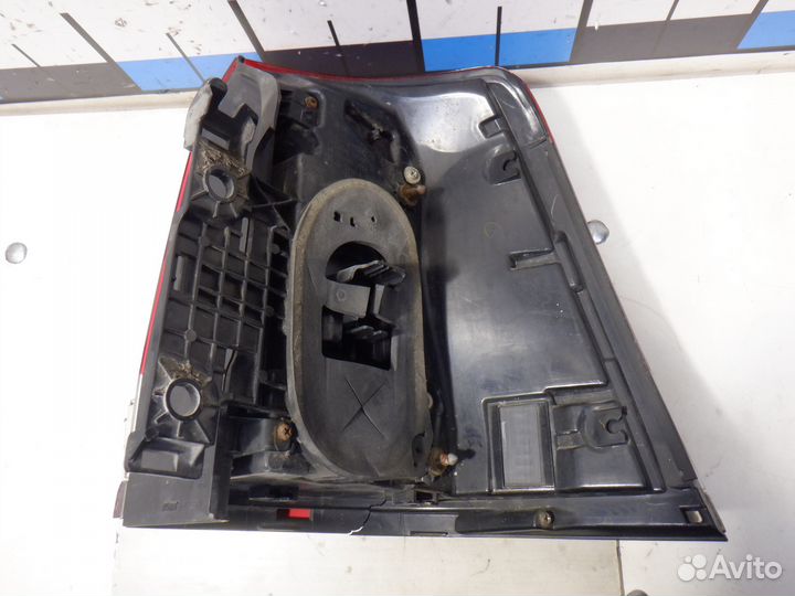 Фонарь задний Toyota Land Cruiser 200