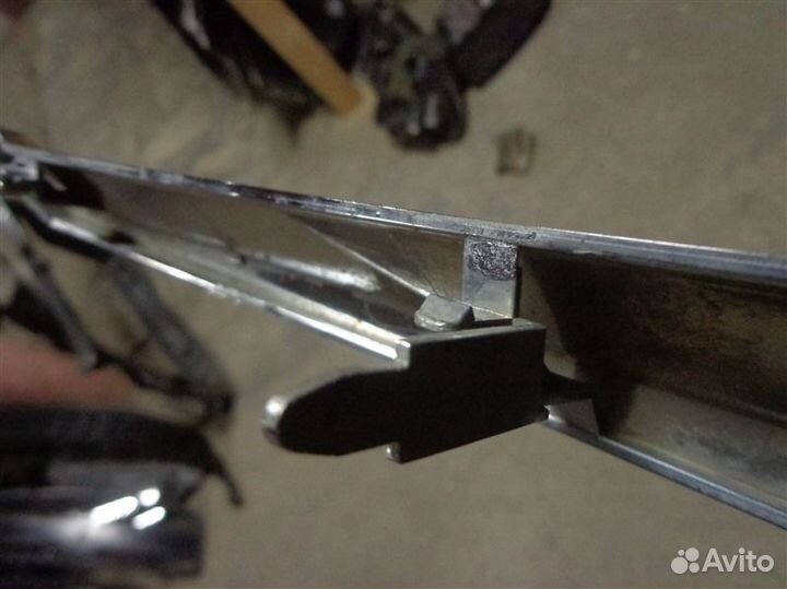 Молдинг решетки радиатора Subaru Legacy Outback