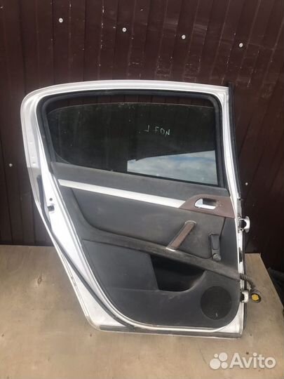 Дверь задняя левая Peugeot 407