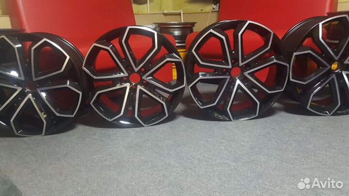 Диски R19.новые.номер23.Можно померить на тигуан
