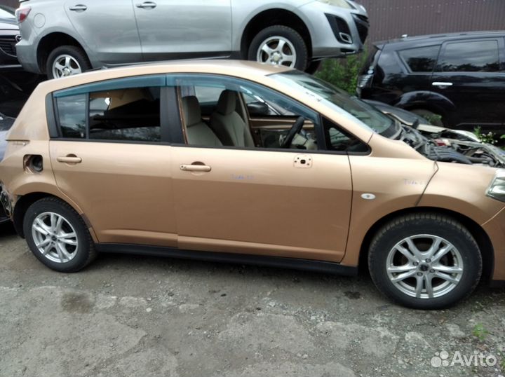 Кузов на запчасти Nissan Tiida C11