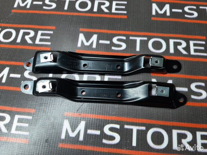 Кронштейн потолочной ручки передний Audi A8 4E/D3