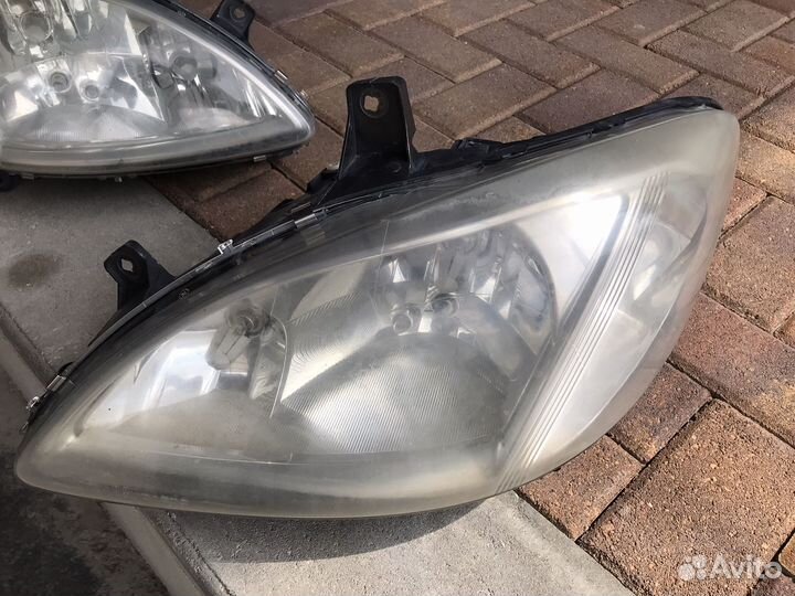 Фара передняя левая на mercedes w639
