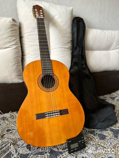 Классическая гитара yamaha c40