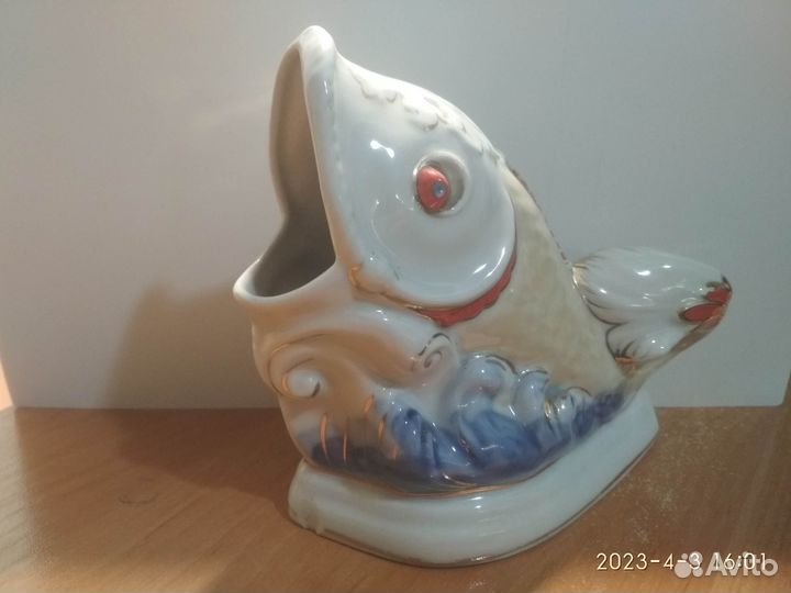 Продам статуэтку рыбка
