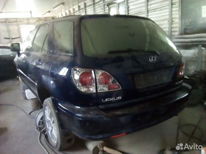 Дверь передняя правая Лексус RX300