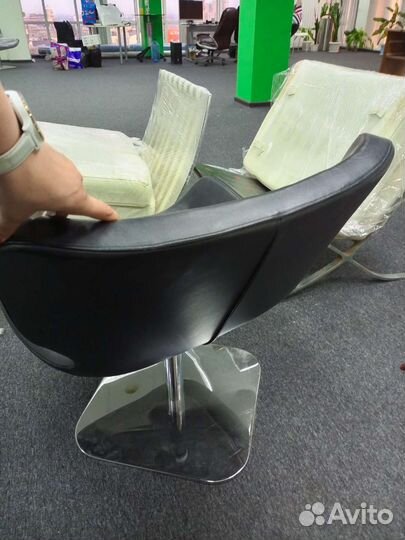 Кожаное кресло