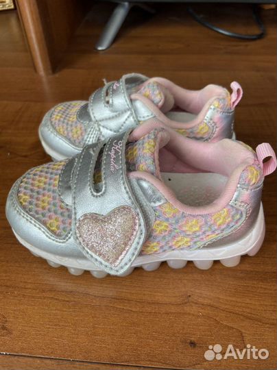 Кроссовки для девочки