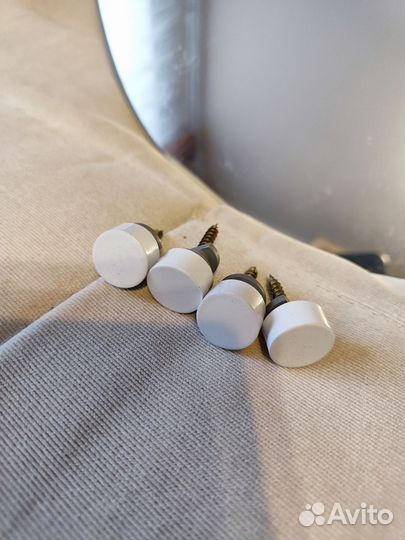 Зеркало с креплением на стену 70*50