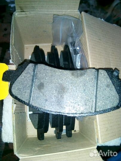 Продам колодки на Митсубиси Галант