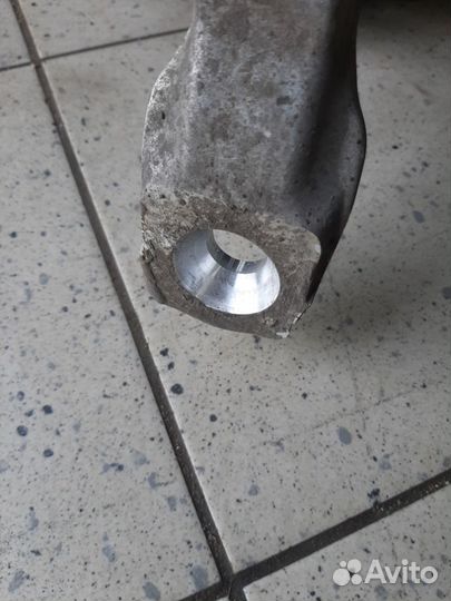 Кулак передний левый Mercedes C-Class W205 651.921