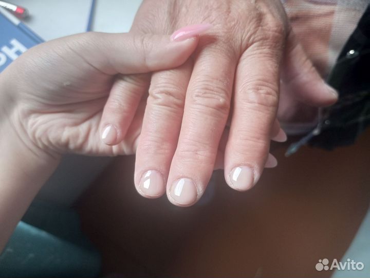 Модель на маникюр