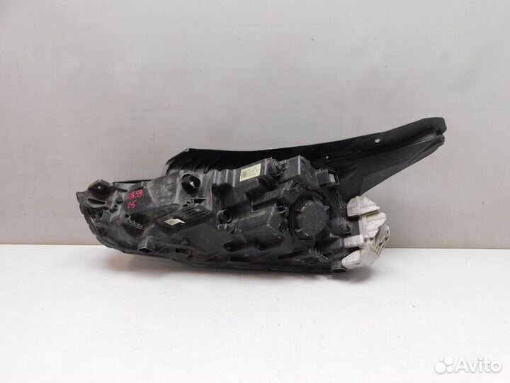 Фара правая Kia K5 92102L2100