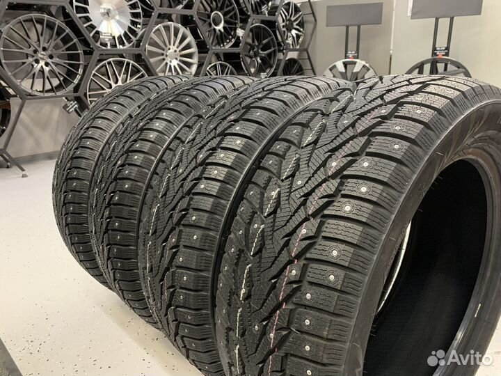 Grenlander Icedefensor Stud III 215/65 R17 103T