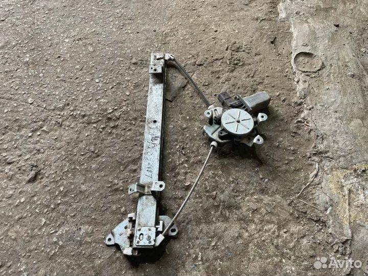 Стеклоподъемник задний правый Mitsubishi Lancer 9