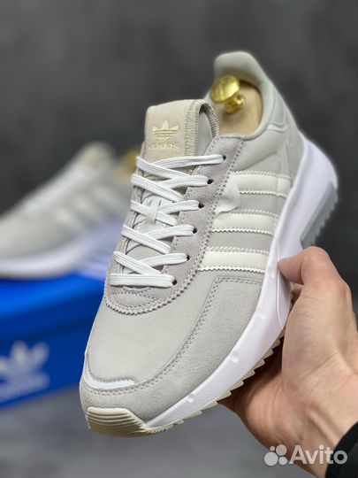 Эксклюзив: Adidas Retropy F2 в бежевом оттенке