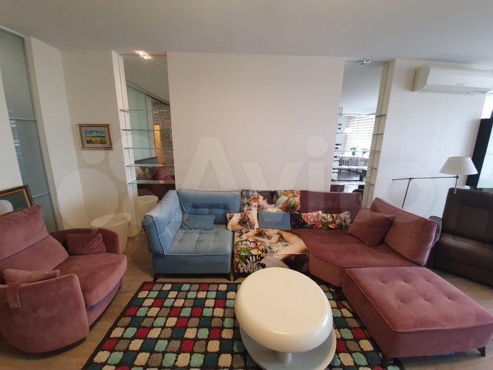 4-к. квартира, 141 м², 8/14 эт.