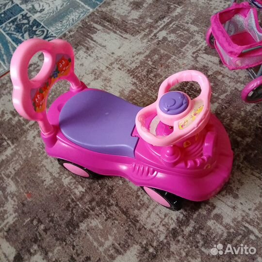 Продам машинку для девочки