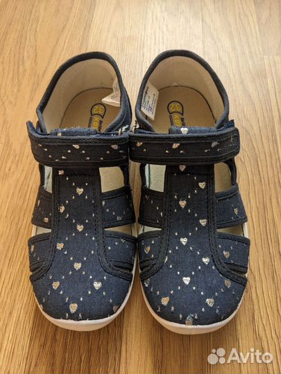 Сандалии для девочки 32 размер новые