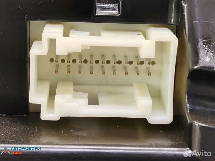 Щиток приборов (приборная панель) Mercedes-Benz