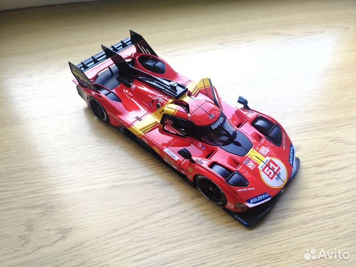 Коллекционная модель Bburago Ferrari 499p