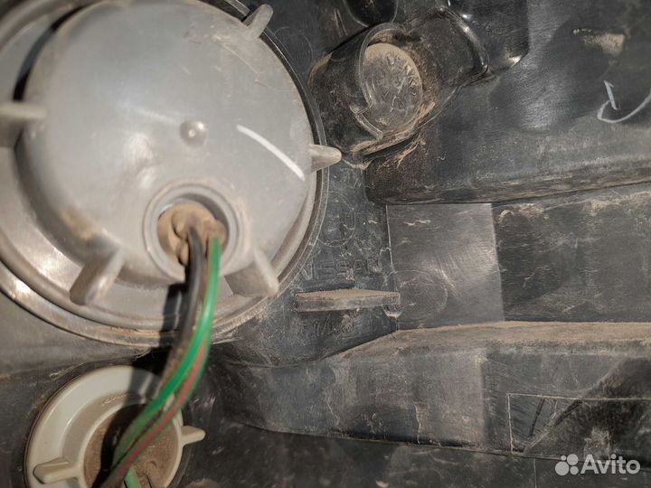 Фонарь левый наружный Nissan Patrol Y62 2010-2014