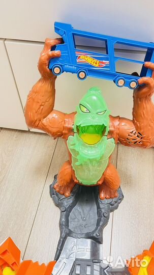 Трек хот вилс «удар ядовитой гориллы«