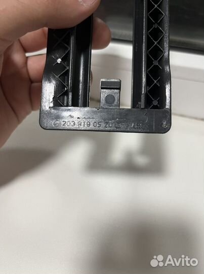 Заглушка салазки сиденья Mercedes w203