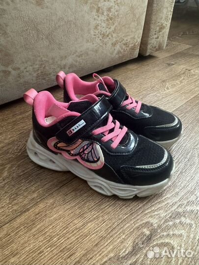 Кроссовки детские