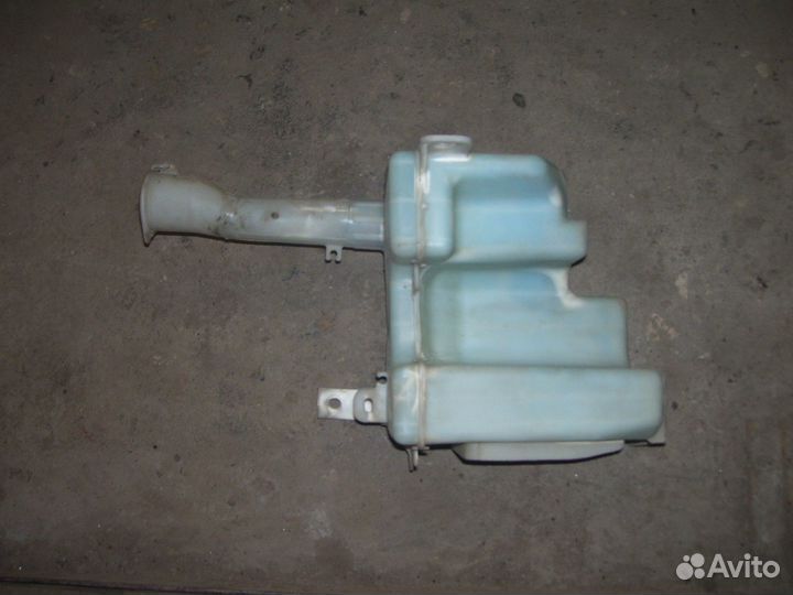 Митсубиси ланцер 9 бачок омывающей жидкости